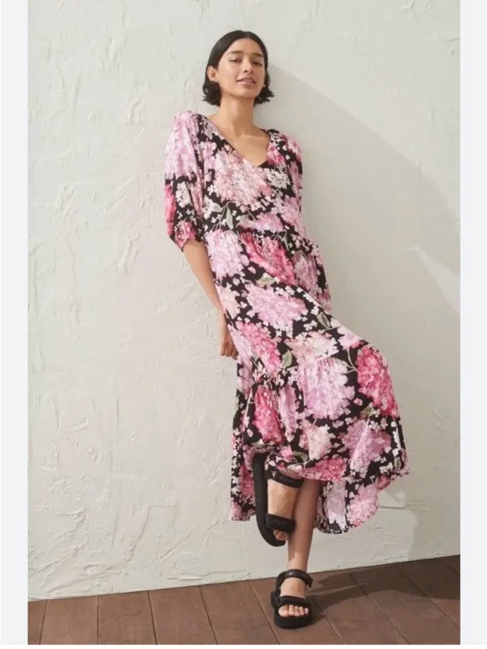 H&M hydrangea floral print V-Neck Pink Floral Vacation Maxi Dress - Medium